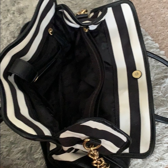 Handbag - Picture 2 of 2